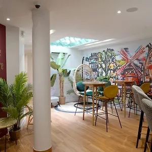 Le Montmartre Saint Pierre Hotel Paris
